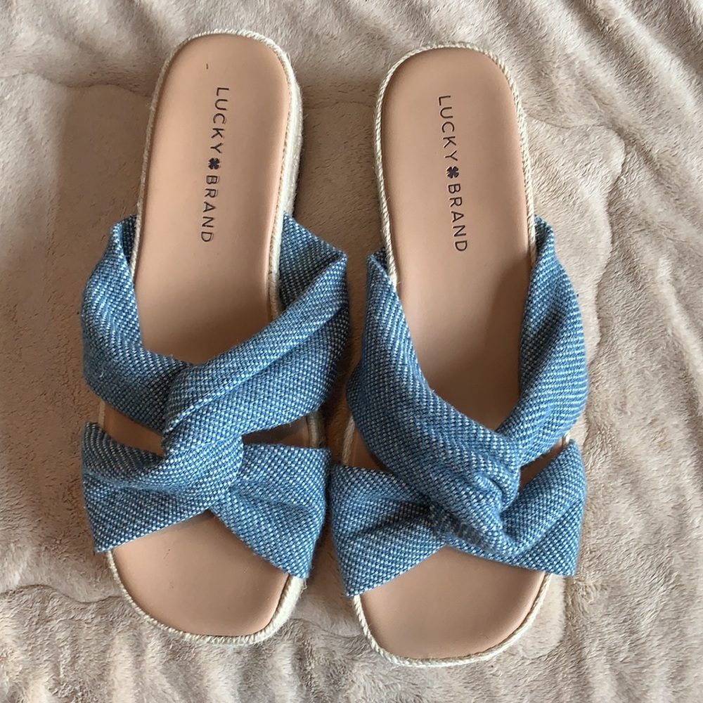 Lucky Brand light blue denim sandal EUC size 7